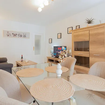 2 Bedroom Gorgeous In Apartman *