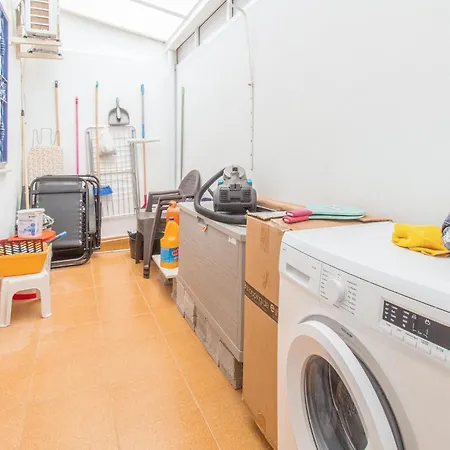 2 Bedroom Gorgeous In Apartman *